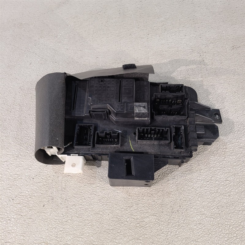 10-14 Mustang GT Coupe Fuse Box Multi-Function Control Module Aa7485