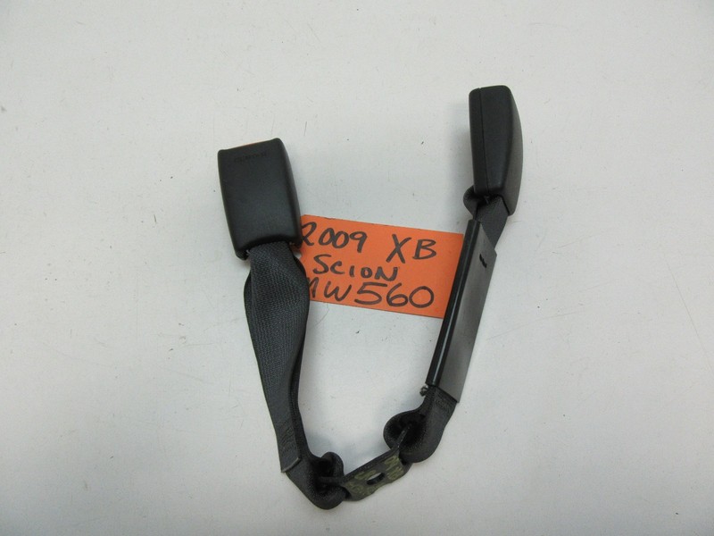 SCION XB BACK REAR SEAT BELT SEATBELT BUCKLE STRAP LATCH LOCK CENTER MIDDLE CAR