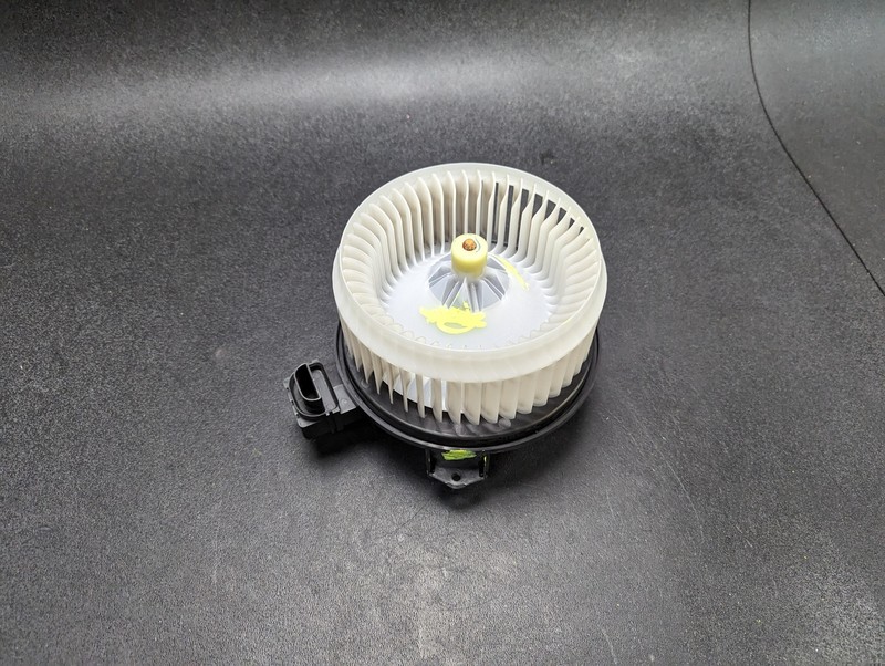 Blower Motor 2022 Toyota GR86 SU003-02079 2023