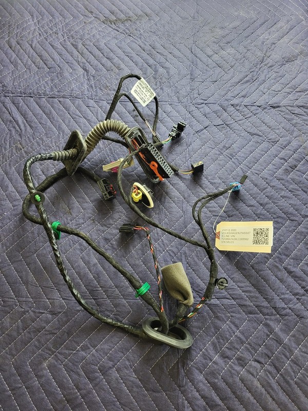 Used Oem Volkswagen Front Passenger Door Wiring Harness for 2020 Passat 2.0L FWD