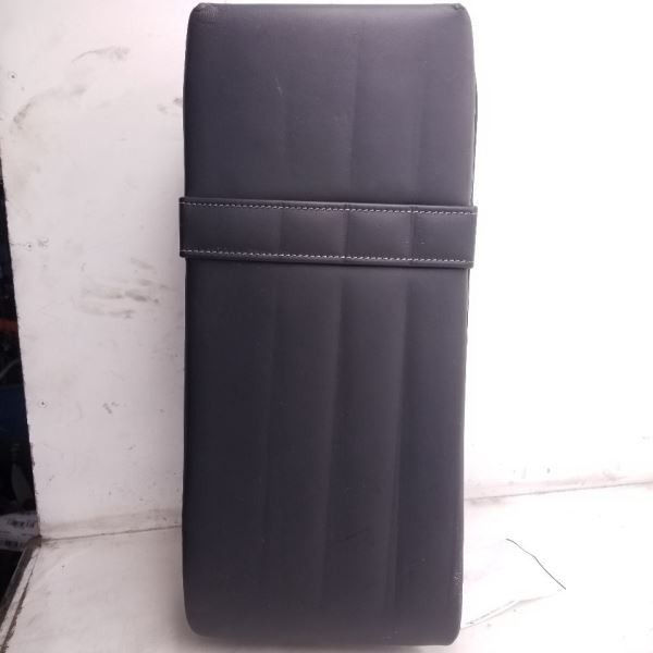 14 15 16 Lexus GS350 GS450h Rear Armrest Assembly Blk LC20