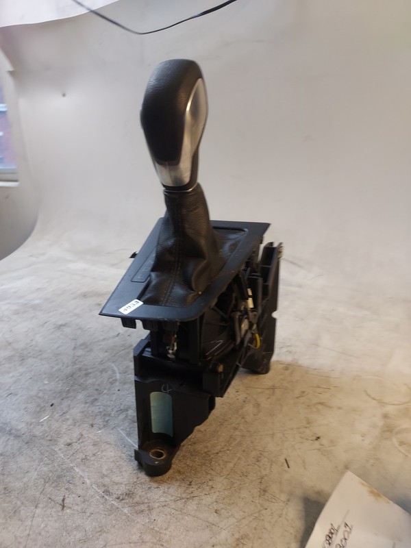 2012-2018 Ford Focus Gear Shifter Assembly OEM