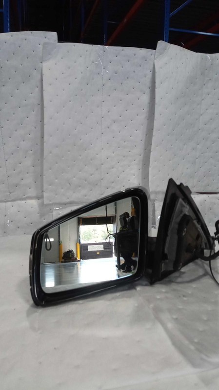 2012 Mercedes-Benz C-Class Left Door Mirror Black OEM 375223 Scratched