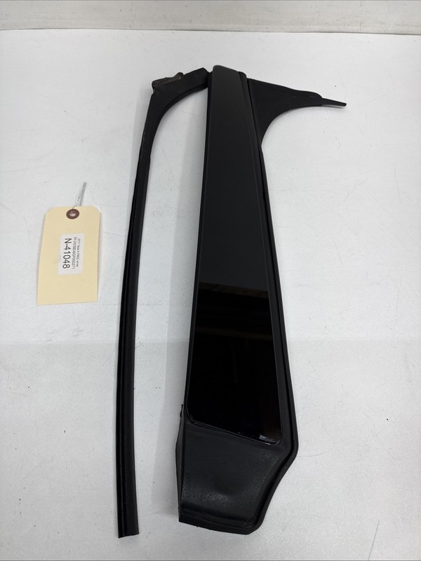 Tesla Model X RH B Pillar Applique Glass 1032364-00-C 41048 B20