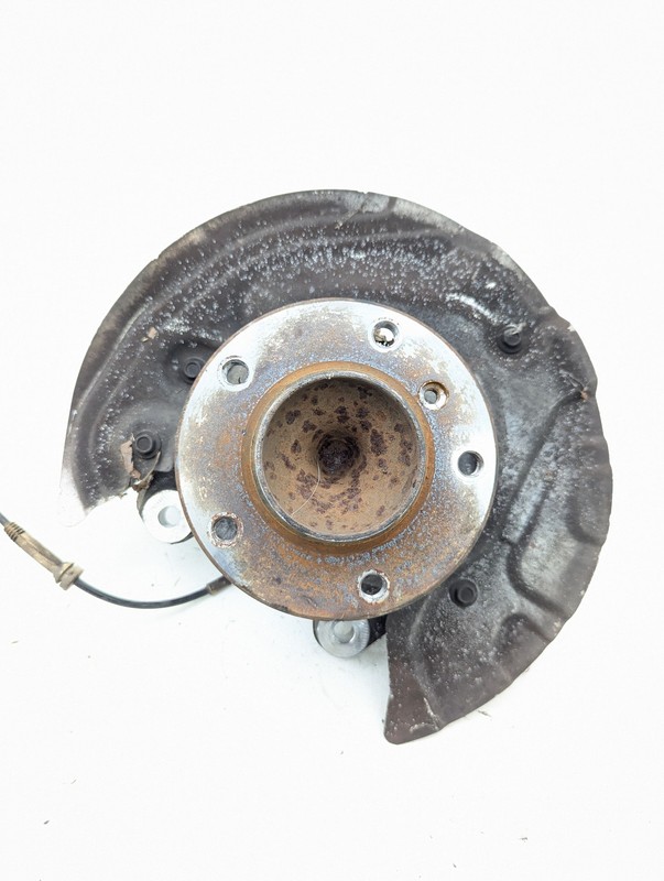 2007-2011 BMW 328i E90 RIGHT PASSENGER FRONT KNUCKLE HUB RWD