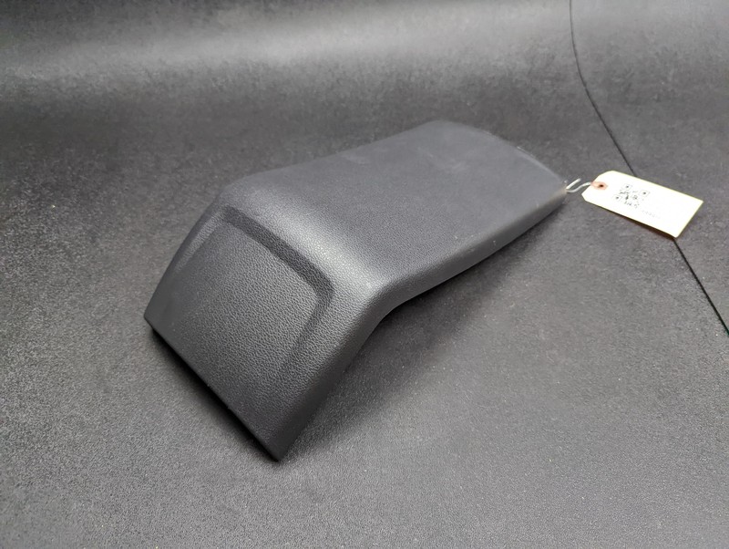 Center Console Rear End Trim Panel 2019 Hyundai Tucson 84680-D3010-TRY 2015-2020