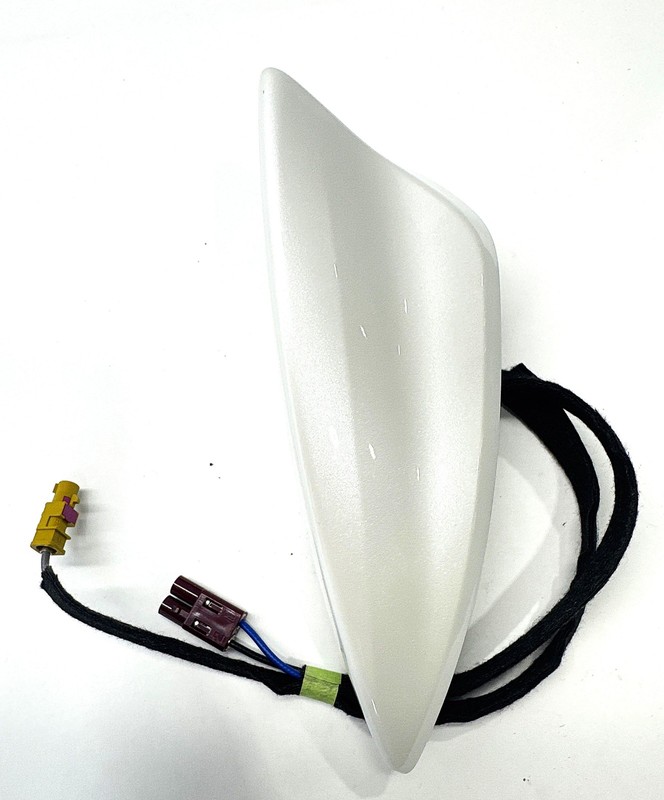 2019-2024 Cadillac XT4 Premium Shark Fin Antenna W/ Hardware & Harness 84590659
