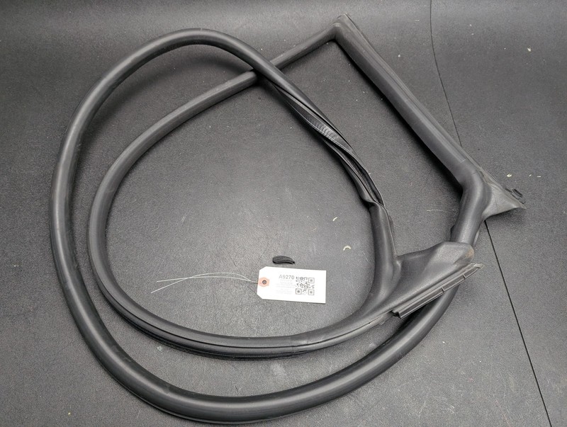 Front Left Door Weatherstrip 2019 Audi A7 4K8831707E 2020 2021 2022 2023 2024