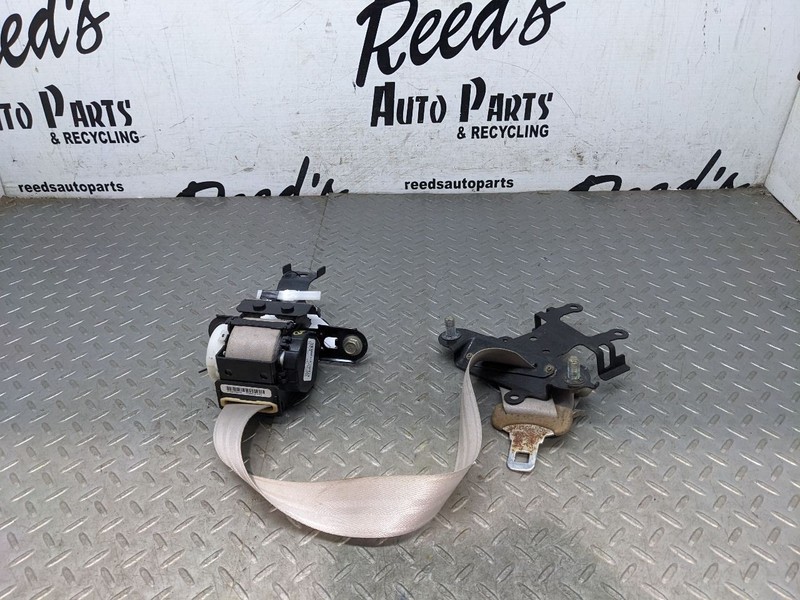 11-17 HONDA ODYSSEY REAR 2ND ROW CENTER SEATBELT RETRACTOR OEM1183460