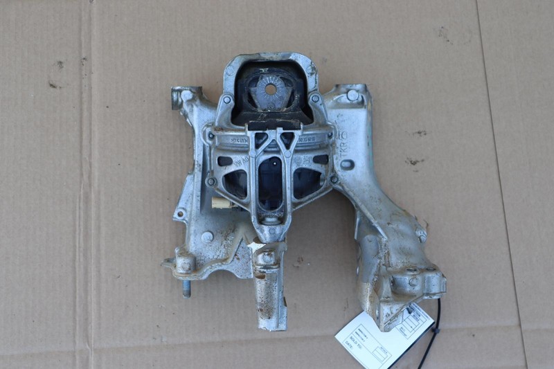 2018-2024 AUDI SQ5 3.0L FRONT RIGHT SIDE ENGINE MOTOR FRAME SUPPORT BRAKET OEM