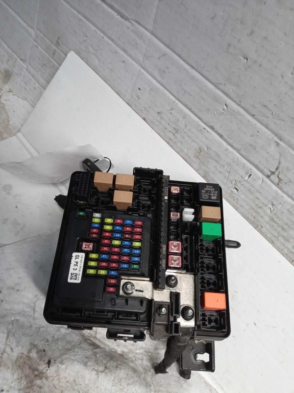 2021 KIA Sportage OEM Fuse Box Blue 2.4L 60000 Miles Genuine Part NJ25-21350