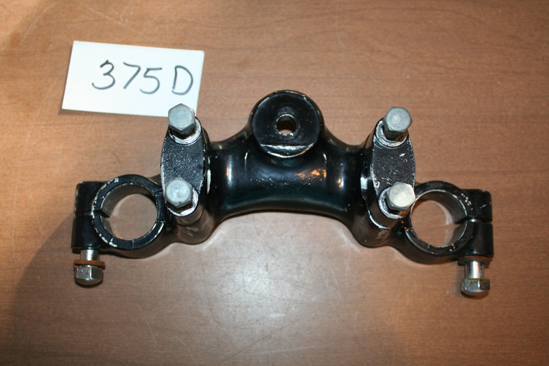 1974 Suzuki TC 185 Triple Tree Top Bridge Top Clamp OEM 74 A