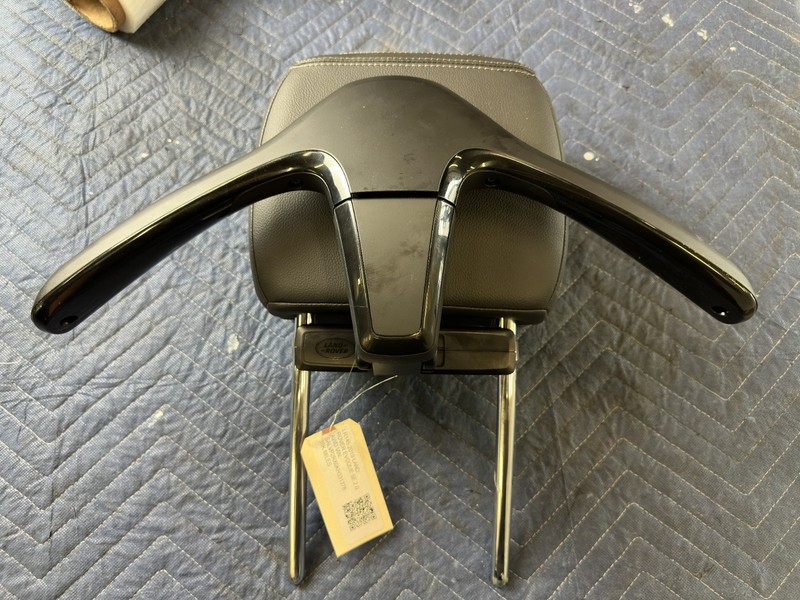 Used Oem Land Rover Right Front Seat Headrest 2016-2019 Range Rover Evoque