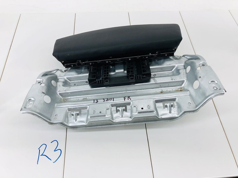 13-16 BMW 320I F30 FRONT RIGHT PASSENGER SIDE FORWARD KNEE SUPPORT PAD OEM