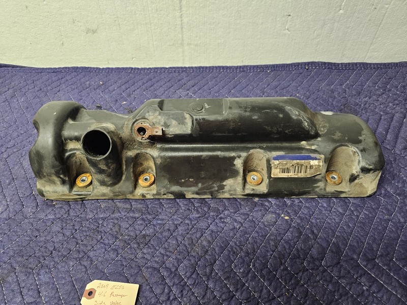 Right Valve Cover From 2009 Ford E-2504.6