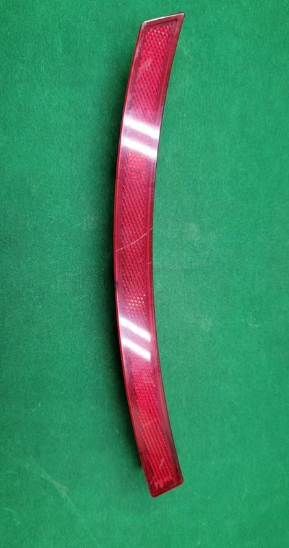 2014-2019 CHEVROLET CORVETTE Z06 Rear Bumper Signal Lamp Reflector Right OEM