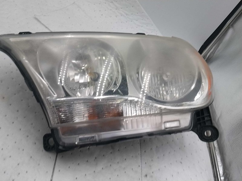 2013 Dodge Durango Left Headlight Assembly White Halogen OEM 159K Miles