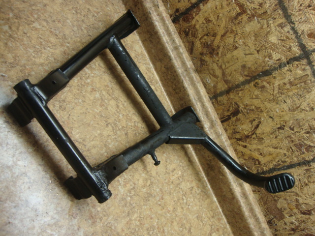 1986 Kawasaki Vulcan VN750 VN 750 Body Frame Center Stand Centerstand Kick 86