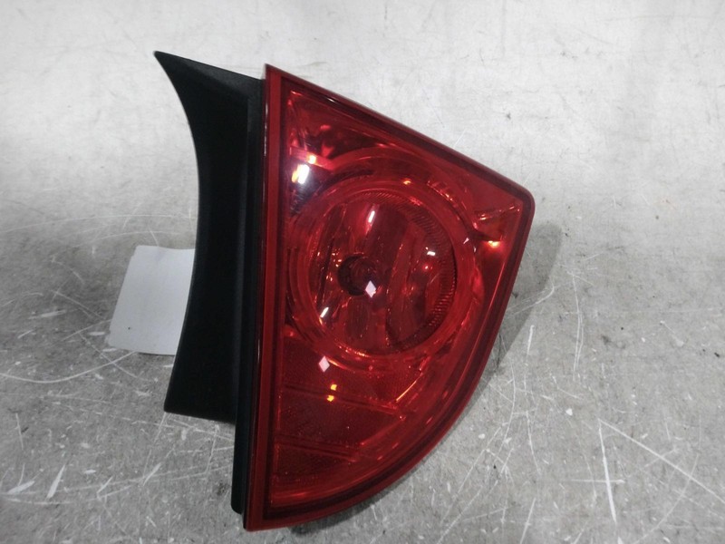 2008 Chevrolet Malibu Left Tail Light Assembly White OEM Used 155010
