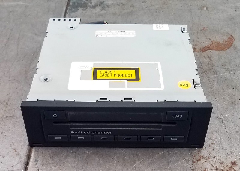 2007 Audi S4 B7 Glove Box 6 Disc CD Changer #5275 M4