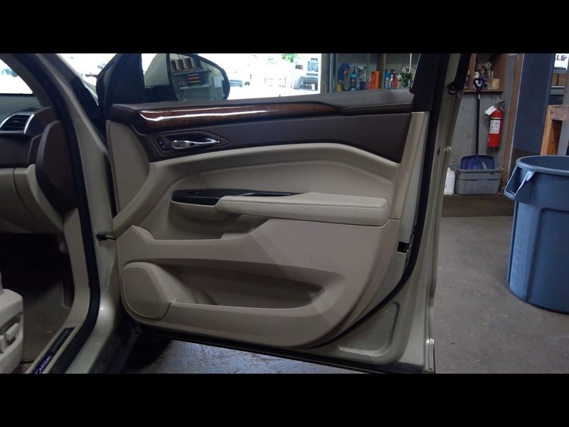 SRX 2013 Passenger Right Front Door Trim Panel 1673081