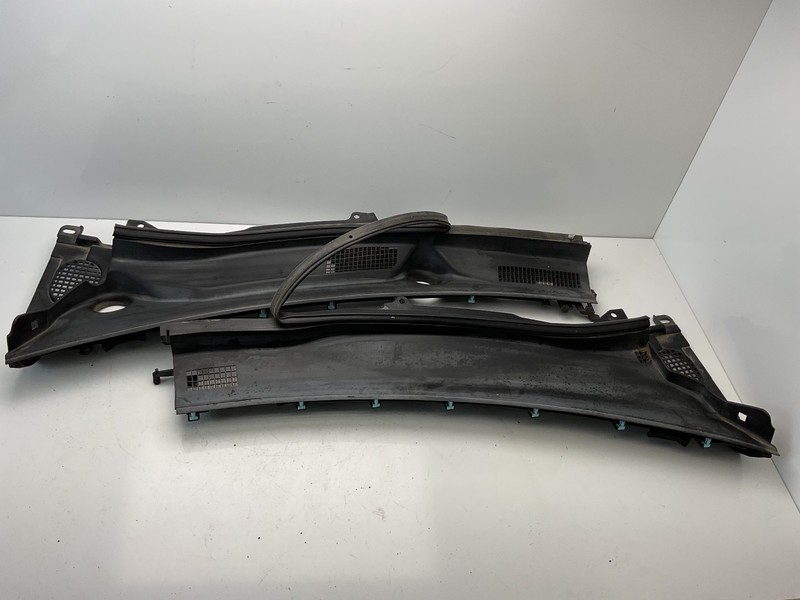 2014-2023 Infiniti Q50 Front Windshield Cowl Vent Grille Cover 66862-4GF0A