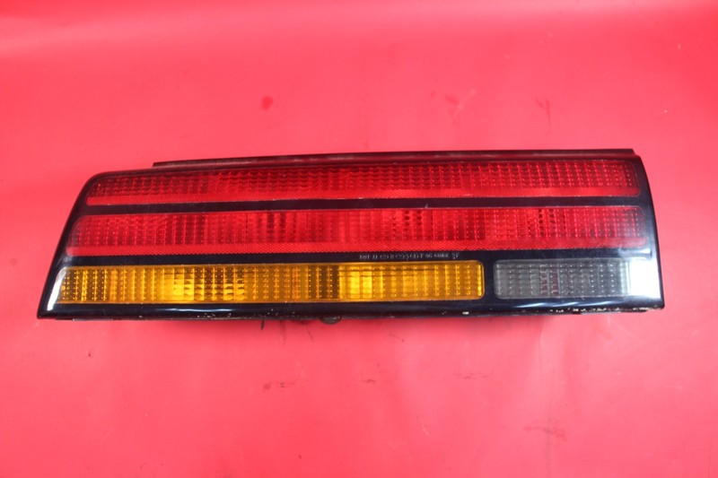 1986 to 1992 Pontiac Firebird Left Driver LH Side Tail Light 16504275
