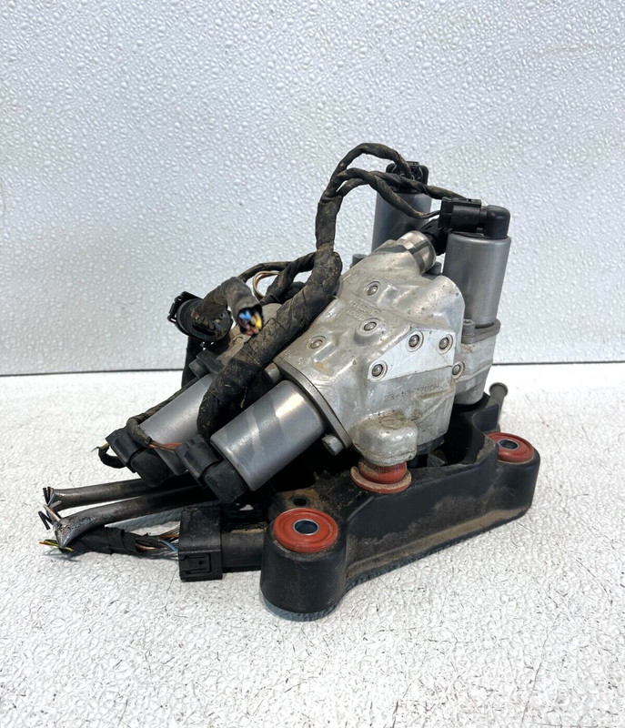 6775258 106410 10 BMW 7 Series F11 Dynamic Drive Control Valve Block Hydraulic