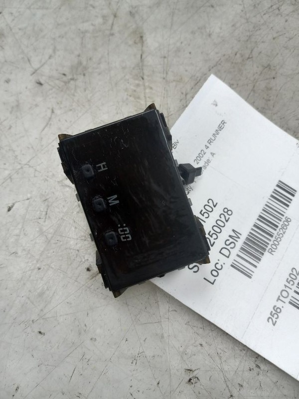 2002 TOYOTA 4 RUNNER SR5 CLOCK