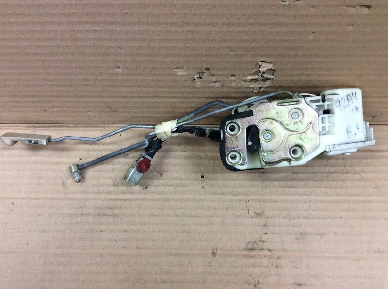92 93 1992 1993 Accord LX EX SE Right Front Door Latch Pwr Lock Assy Used OEM