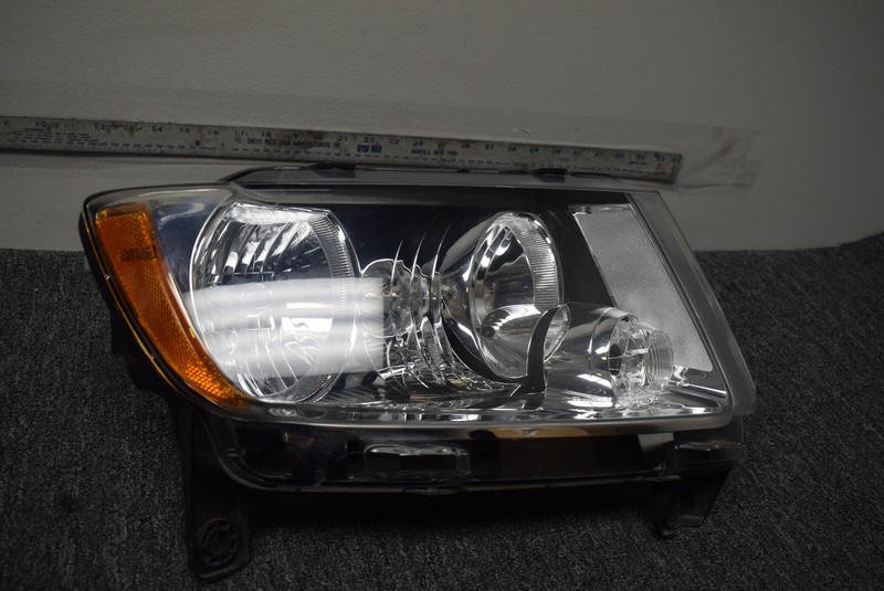 2011-2013 JEEP CHEROKEE RIGHT SIDE HALOGEN HEADLIGHT FACTORY OEM