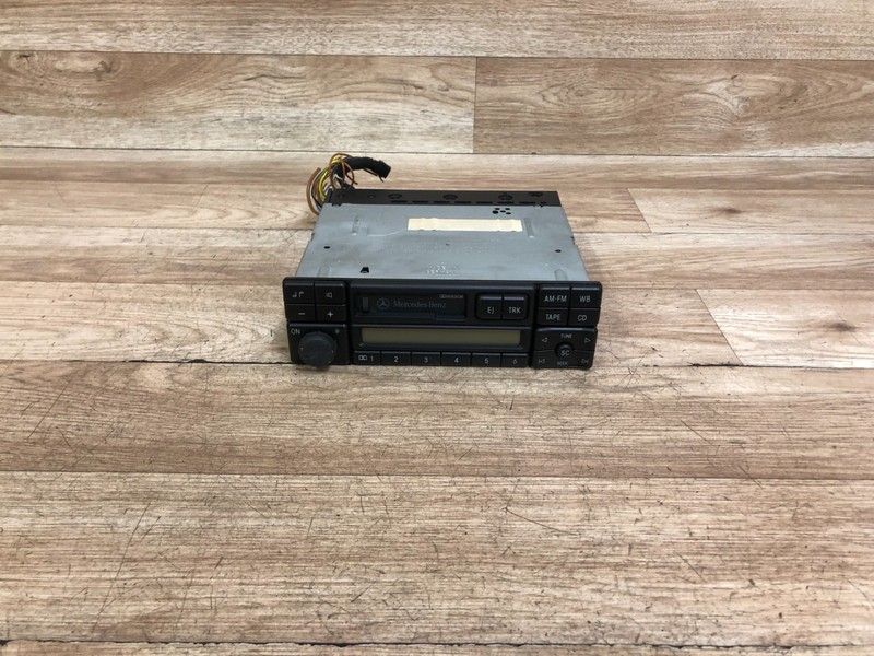 MERCEDES OEM W140 W210 R129 SL500 S420 E320 CASSETTE PLAYER RADIO BE1692 94-99 2