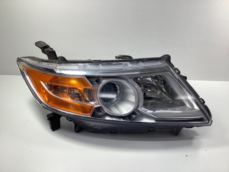 11-13 Honda Odyssey Headlight Assembly, Right Passenger Side USED
