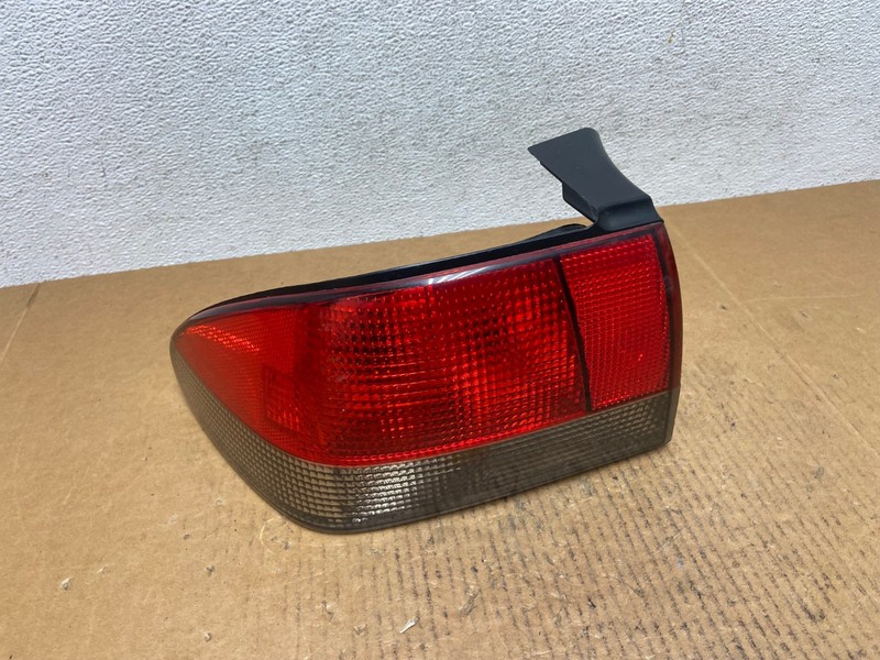 1994 to 1998 Saab 900 & Turbo Left Driver LH Side Tail Light AE0340 LK