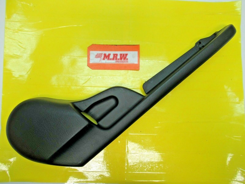 SEAT TRACK OUTER COVER TRIM RIGHT PASSENGER SIDE R for 00 01 02 03-05 MR2 SPYDER
