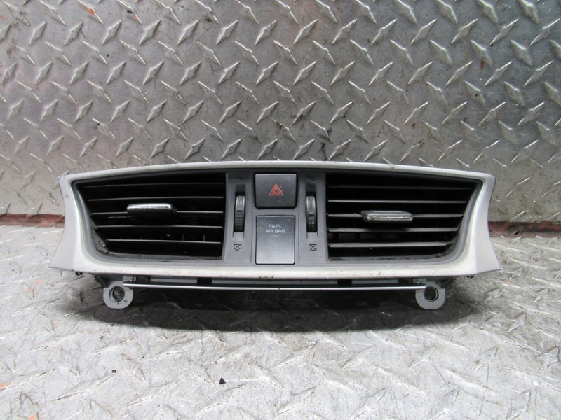 2013-2015 NISSAN SENTRA CENTER DASH AIR VENT BEZEL