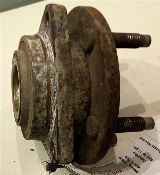 05 06 07 PONTIAC G6 HUB FRONT W/O ABS 150893