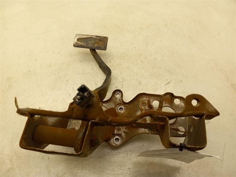 1988 TOYOTA PICKUP 2.4L RWD BRAKE PEDAL