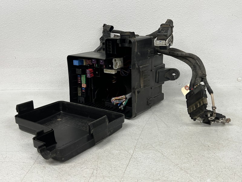 ⭐2011-2013 INFINITI QX56 ENGINE MOTOR FUSE JUNCTION BOX MODULE OEM LOT2442