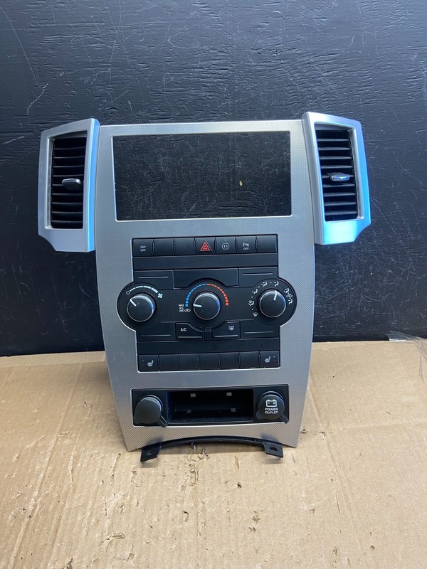 2008 2009 2010 Jeep Commander Grand Cherokee A/C Climate Control Bezel AD6821 DG