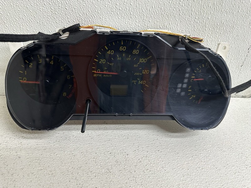 2002-2003 NIssan Altima 2.5L Cluster Speedometer Tach Gauges Instrument Panel