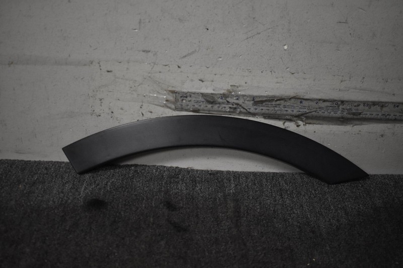LAND ROVER LEFT SIDE FENDER FLARE FACTORY OEM