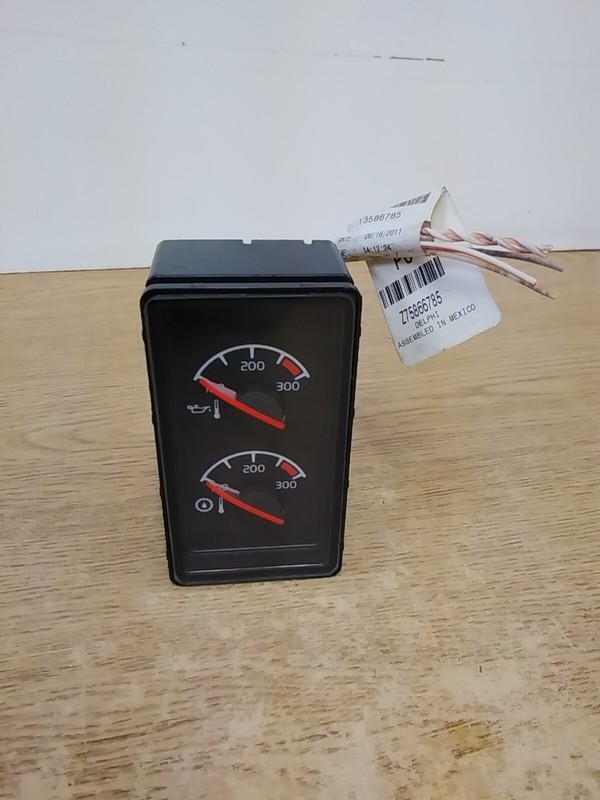 Volvo VNL 20896760-P01 Oil And Water Dash Gauge