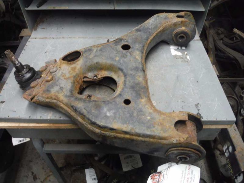 99 00 01 02 03 04 05 06 07 SILVERADO 1500 R. LOWER CONTROL ARM FR 54750