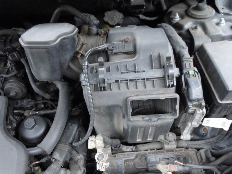 2010-2012 Kia Sorento 3.5L Air Cleaner Housing Box OEM