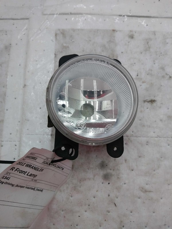 2012 Jeep Wrangler OEM Right Fog Light Assembly White 05182026AA