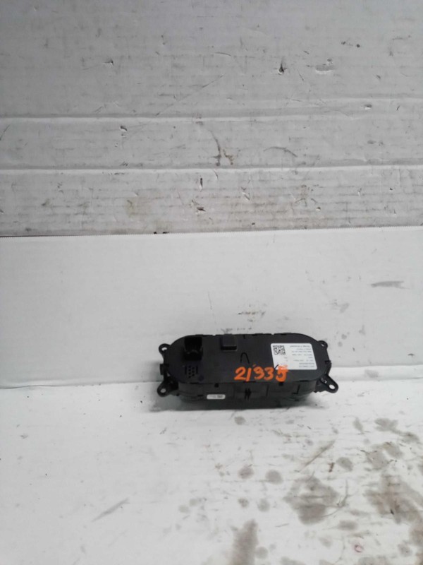 Used A/C Selector Switch fits: 2020 Ford Explorer front w/o heated front seats w