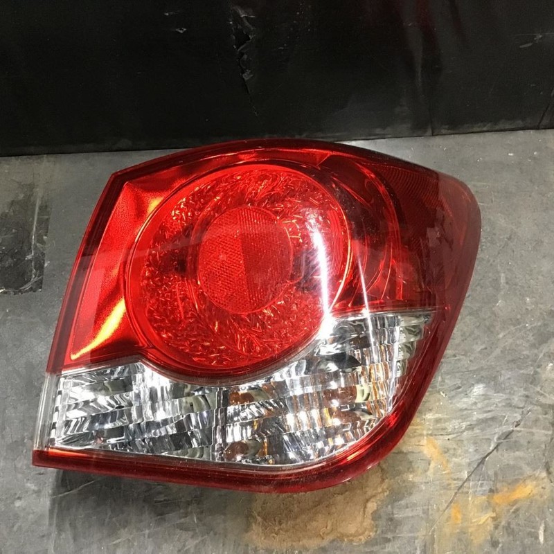 2011-2015 Cruze Right RH Passenger Quarter Mounted 2325 Taillight 95384047