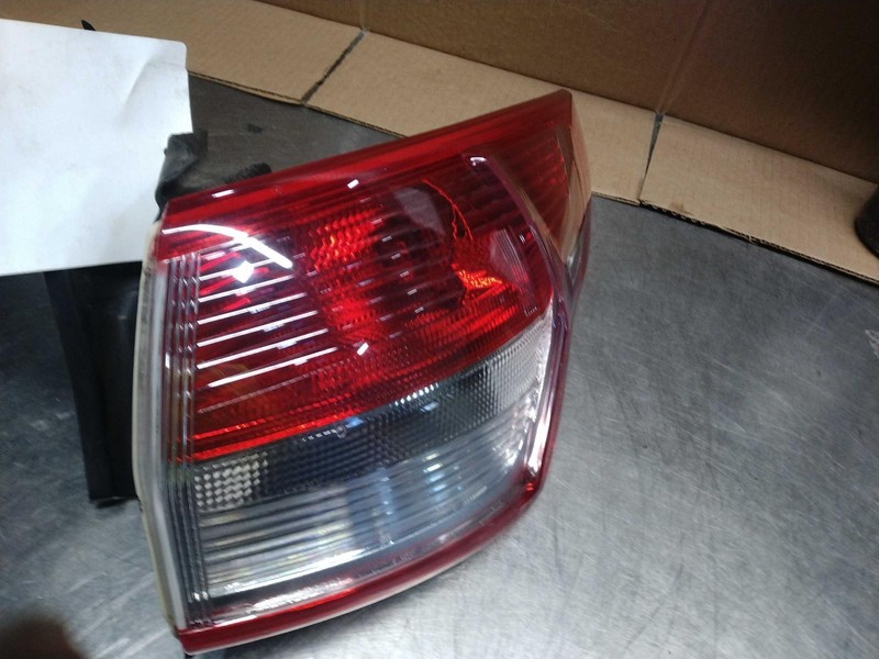 2013 Ford Escape Right Tail Light Assembly Black OEM Used 574953 Blemished