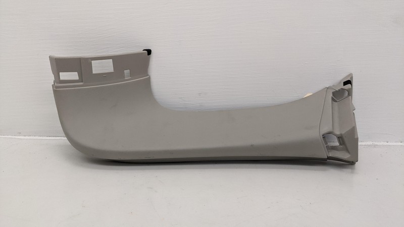 Tailgate Right Side End Trim Cover 2016 Nissan Murano 90902-5AA0A 2015 - 2022